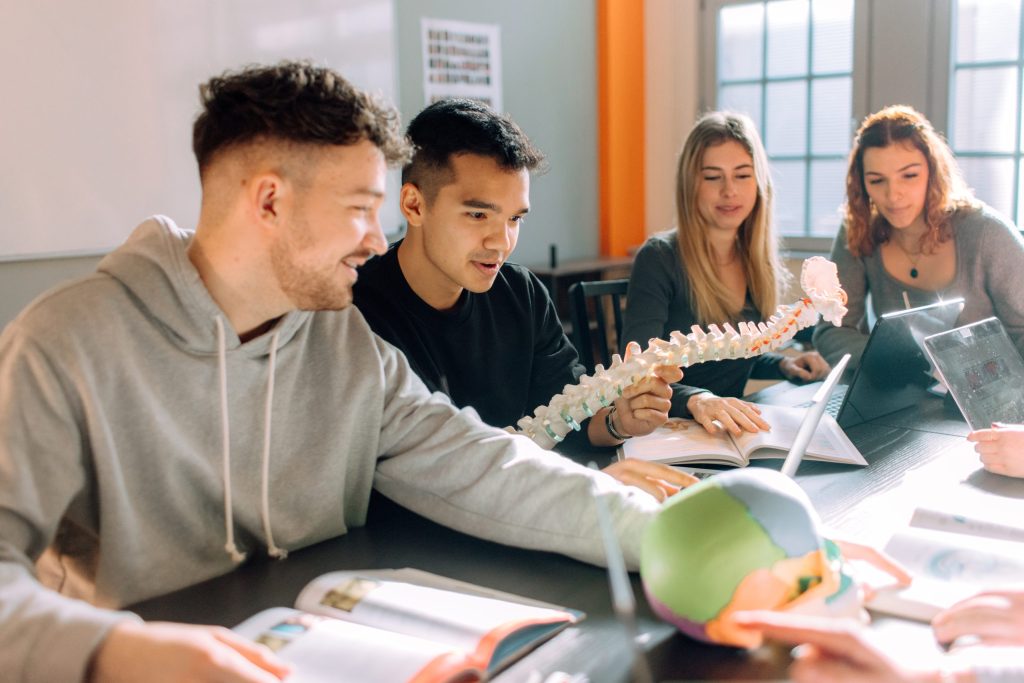 étudiants en école de commerce