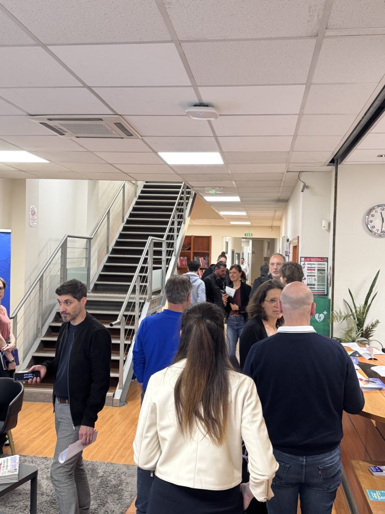 Étudiants, conseillers et recruteurs lors du Job Dating OMNIS